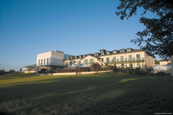 Hotel The Vale Resort (Cardiff)